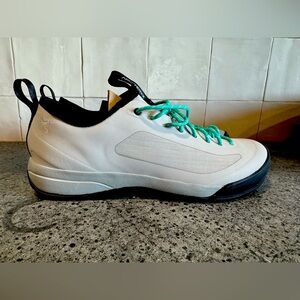 Arcteryx Acrux SL W size 7.5 women’s